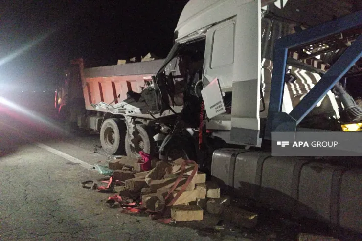 Hacıqabulda AĞIR QƏZA:  sürücü öldü-YENİLƏNİB 