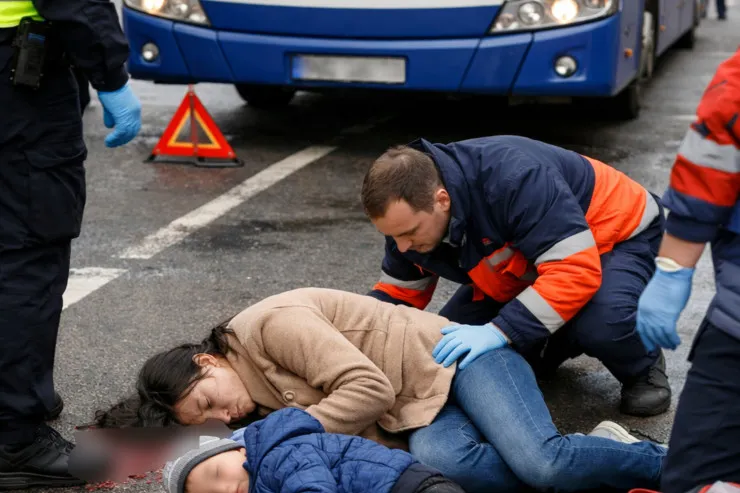 Qubada avtobus ananı vurub öldürdü,  övladı yaralandı