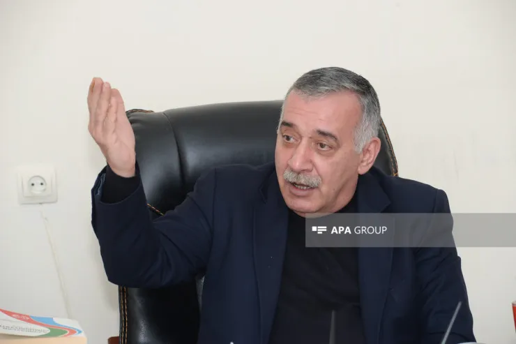 Səməd Vurğun  bu şeiri Cavidə yazıb: "...şarlatan"  - Azər Turanla MÜSAHİBƏ 