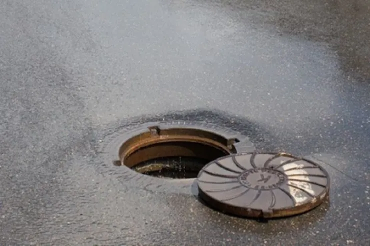 Beyləqanda 2 yaşlı uşaq kanalizasiya quyusuna  düşüb öldü