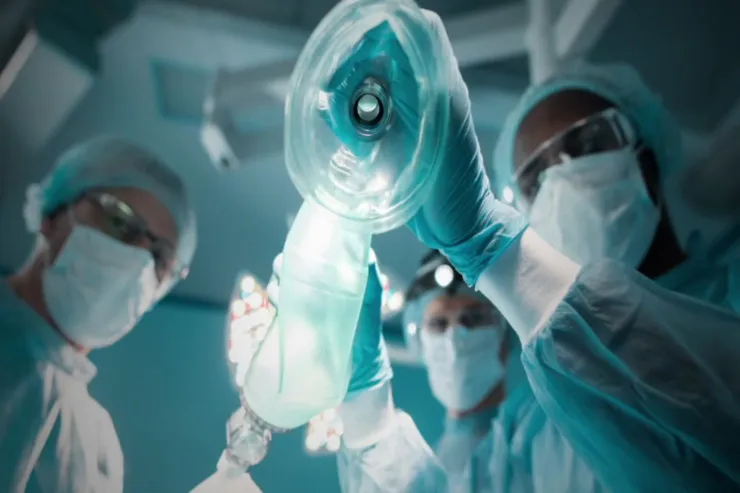 Fransada həkim 30 pasiyenti  zəhərlədiyinə görə ömürlük həbs edildi