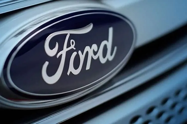 “Ford” 270 mindən çox avtomobili geri çağırır:  öz-özünə hərəkət edirlər 