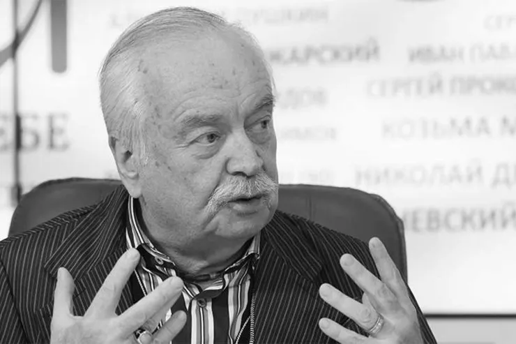 Aktyor Nikolay Denisov