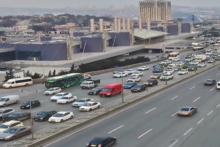 Bakıda bu yollarda sıxlıq var - SİYAHI 