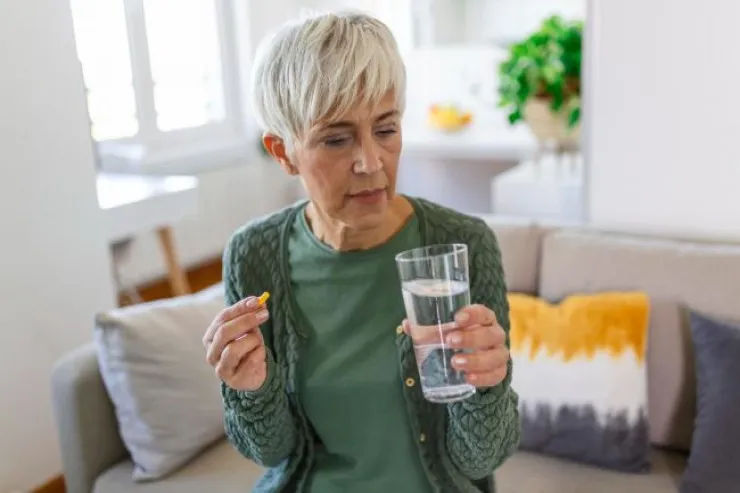 50 yaşdan yuxarı qadınlar üçün vacib vitaminlər 