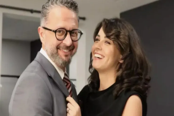 Məşhur aktyor özündən 16 yaş kiçik  qadınla evlənir