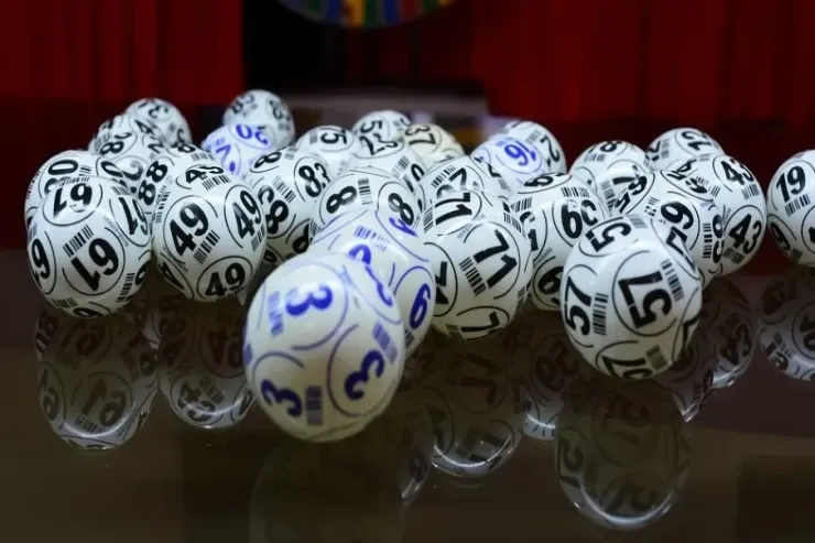 Lotereyada 1,8 milyard dollar  uddu