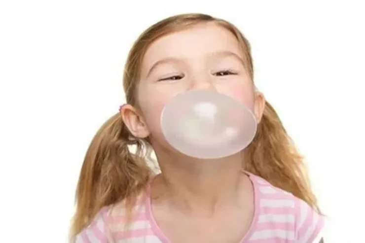 Saqqız çeynəyən 12 yaşlı uşaq  boğulub öldü 