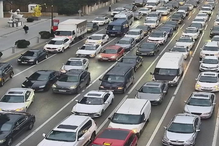 Bakıda bu yollarda sıxlıq var - SİYAHI 