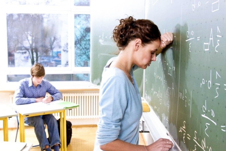 2006 müəllim  sertifikatlaşdırma imtahanında keçid balını toplaya bilmədi