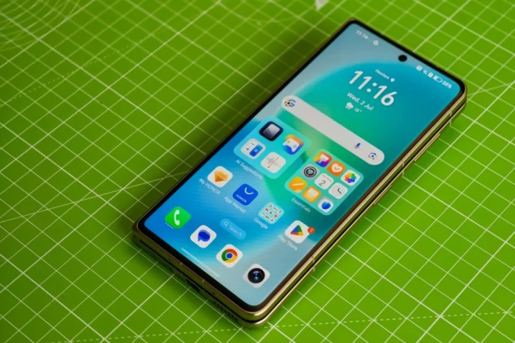 Honor dünyanın ən nazik qatlana bilən telefonunu  təqdim etdi