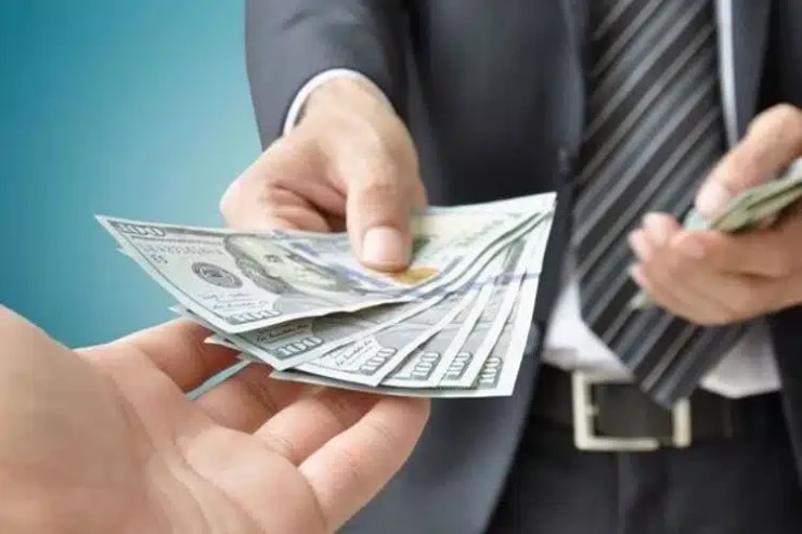 Rüşvət almaqda təqsirləndirilən zabitə HÖKM OXUNDU 