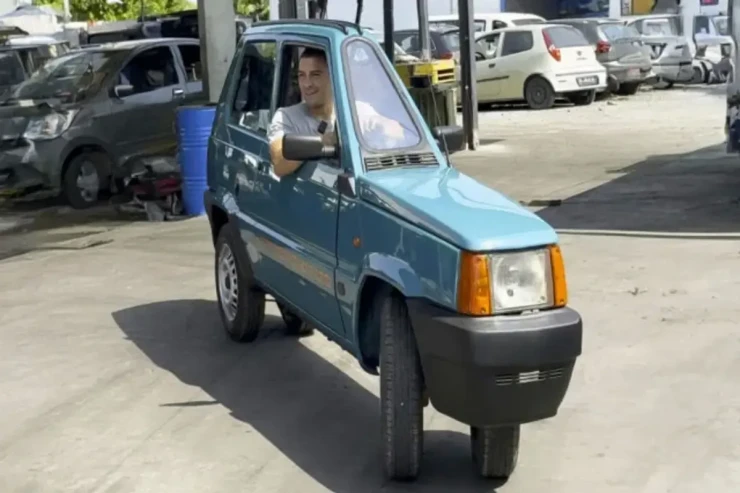 “Fiat”ı dünyanın  ən dar avtomobilinə   çevirdi: Hətta sürür -  VİDEO 