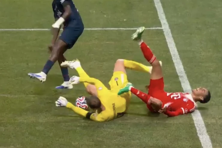 “Bavariya”da ağır itki - Futbolçunun ayağı sındı 