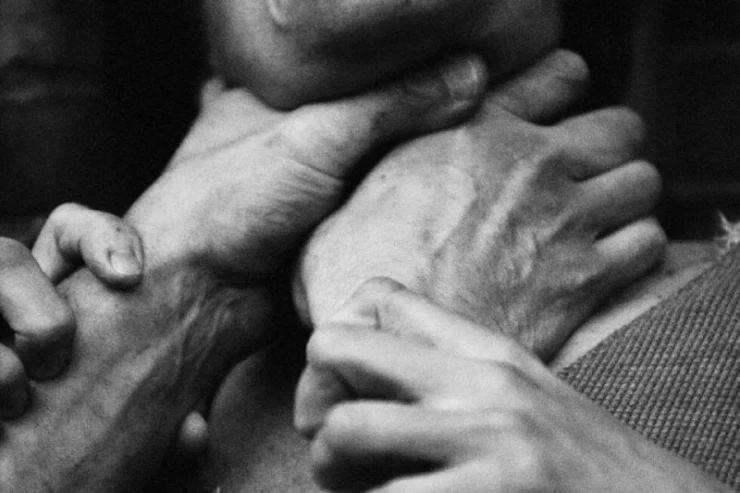 Uçuşun ortasında: Sərnişini boğazından tutdu  və hamının gözləri qarşısında... -  VİDEO 