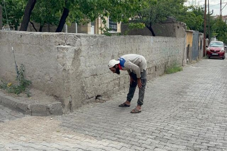 Yol polisini görən sürücü namaza başladı,  cərimələndi - ŞOK VİDEO 
