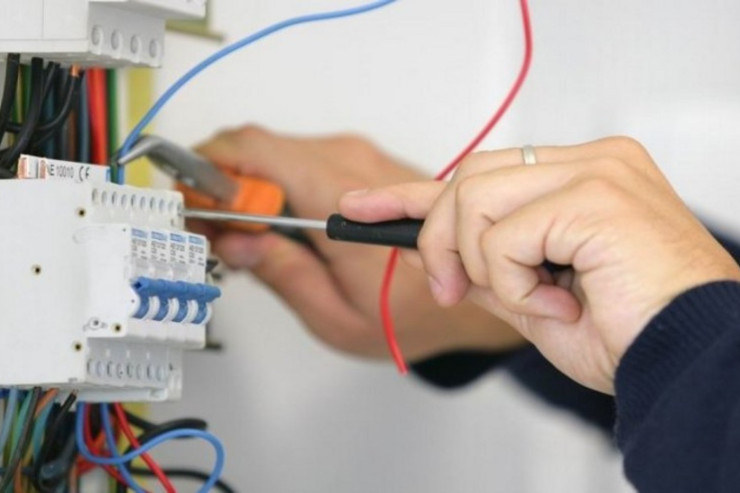 Hacıqabul sakinini "tok" vurub öldürdü 