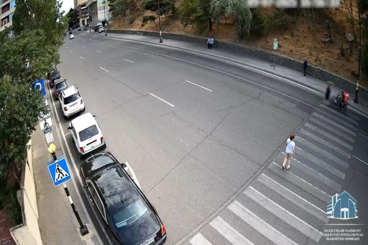 Bakıda moped piyada keçidində qadını vurdu - HADİSƏ ANI 