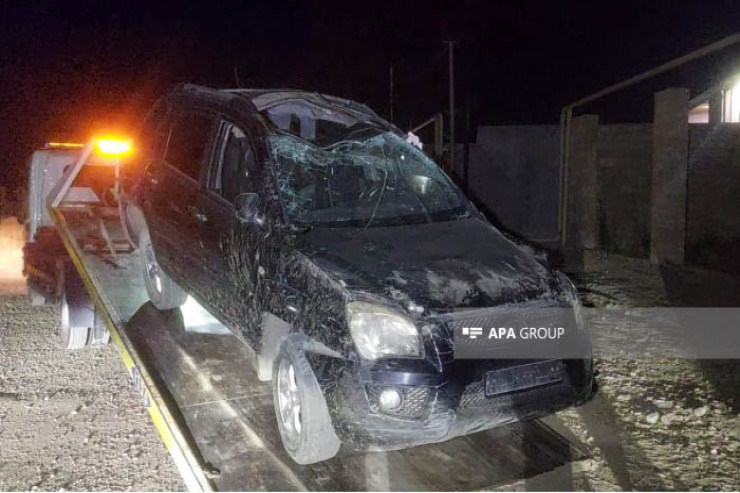 Gəncədə avtomobil aşdı, xəsarət alanlar var 