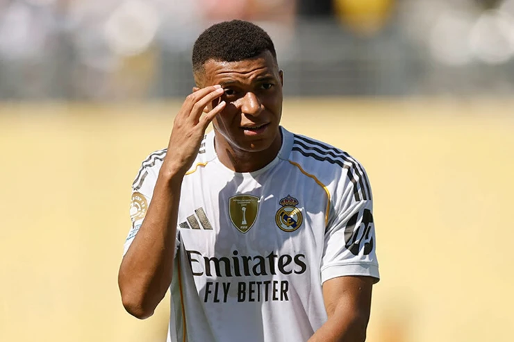 Mbappenin  transferindən sonra   “Real” bütün top turnirlərdə batıb 