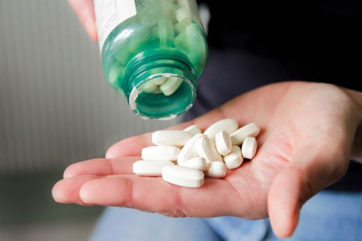 Dərmanı susuz necə  udmaq olar?   – Əczaçı gözlənilməz üsulu  AÇIQLADI