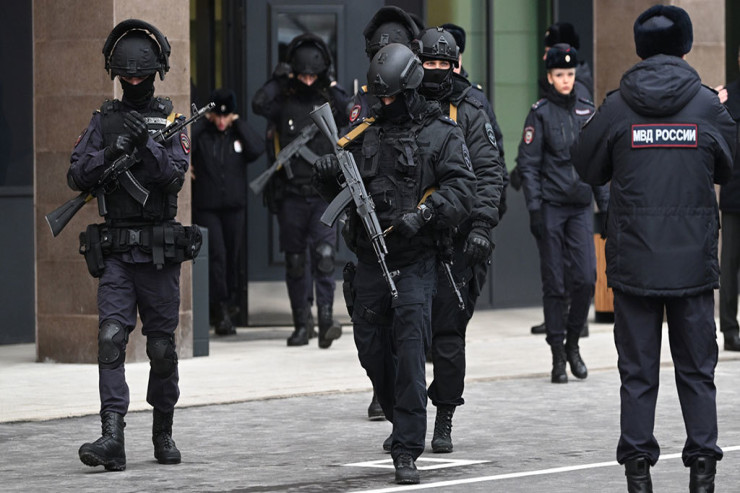 Azərbaycanlı biznesmenlərdən rüşvət alan polislər  saxlanıldı