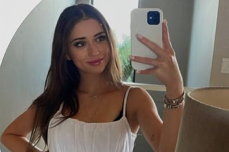 Gənc stüardessanın boğazı kəsilmiş meyiti  tapıldı