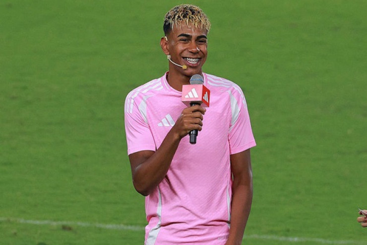 Yamaldan futbol tarixinin  ən böyük oyunçusu   ilə bağlı QƏTİ QƏRAR 