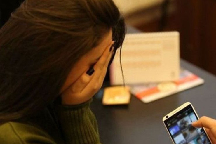 Bakıda ŞOK CİNAYƏT:  qadını şantaj edib 20 min manatını mənimsədi