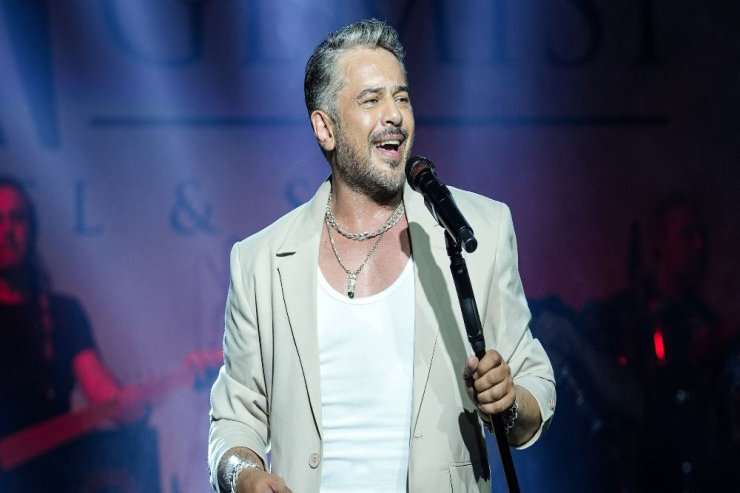 Məşhur müğənni gizli sevgilisindən DANIŞDI 