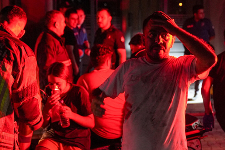 Ankarada yanğın: 1-i uşaq olmaqla  3 nəfər öldü,  20 nəfər zəhərləndi -FOTOLENT 