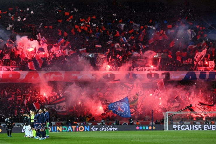 PSJ onu almaq üçün 3 oyunçunu  satır