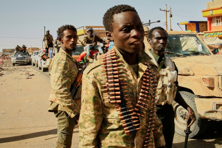 Silahlılar kəndə basqın edib 300-dən çox adamı  öldürdülər