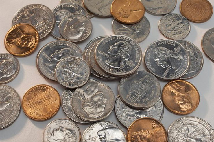 Pul sayan kassir milyonçu oldu 