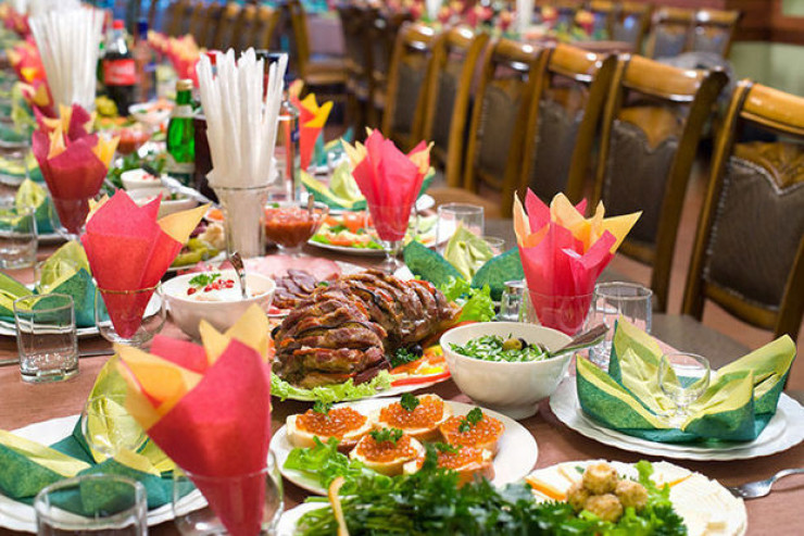 İş adamı öz restoranında  zəhərləndi