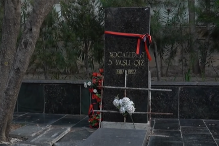 5 yaşlı Xocalı qurbanının məzarı açıldı 