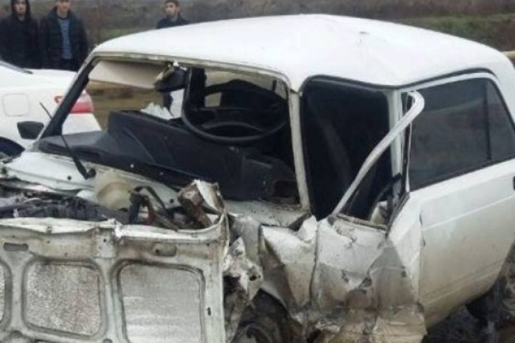 Bakıda AĞIR QƏZA:  xanımı ölü, özü və qızı yaralandı