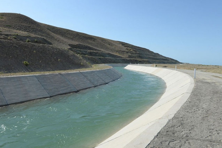 Füzulidə qadın kanalda batdı 