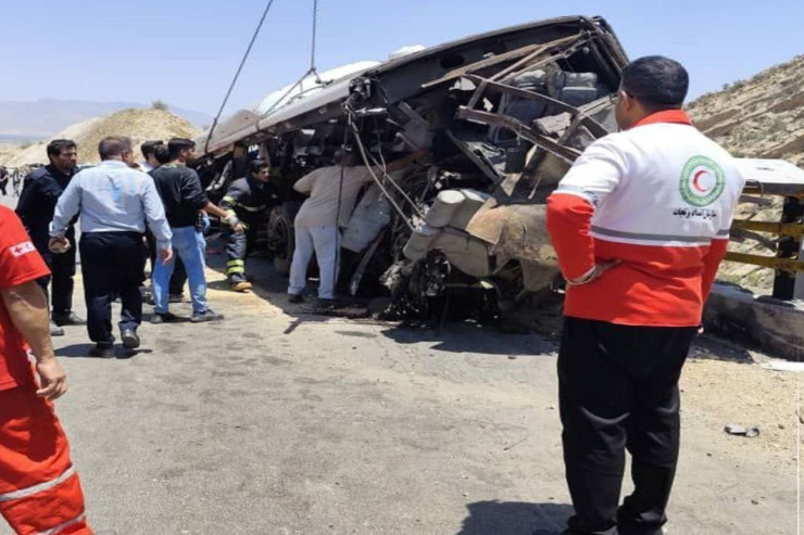 İranda Məşhədə gedən avtobus aşdı, 21 nəfər öldü - VİDEO 