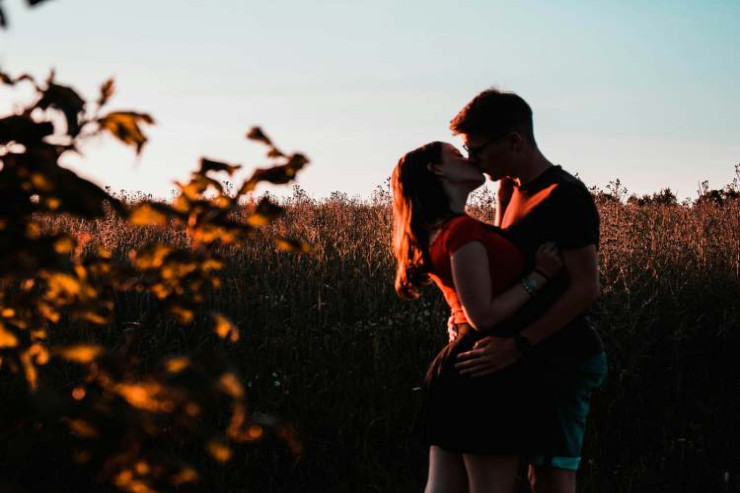 Yayın sonuna qədər  dəlicəsinə aşiq olacaq   BÜRCLƏR