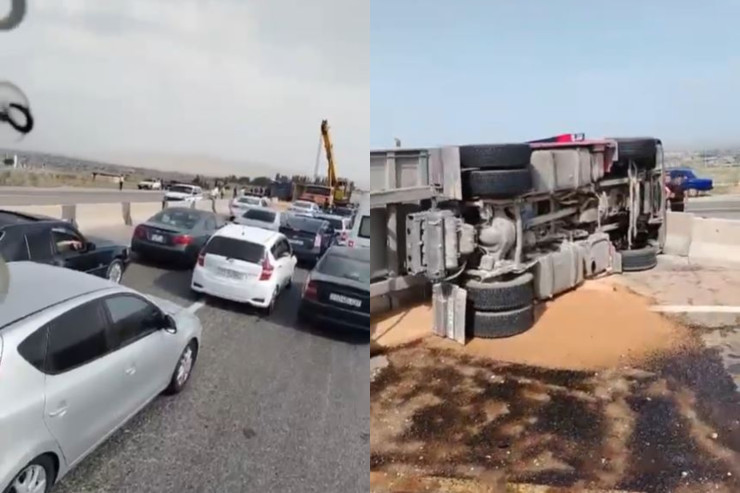 Hacıqabulda TIR aşdı, taxıl yola dağıldı - VİDEO 