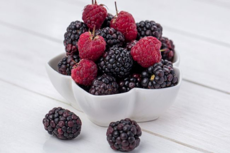 İltihab və xroniki xəstəliklərlə mübarizə aparan  giləmeyvə: qış üçün ehtiyat görün 