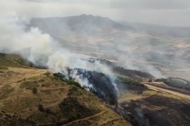 Füzulidə də yanğın BAŞLADI:  helikopter cəlb olundu