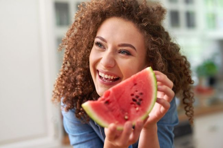 Qarpızı tumları ilə birgə  yemək olarmı?