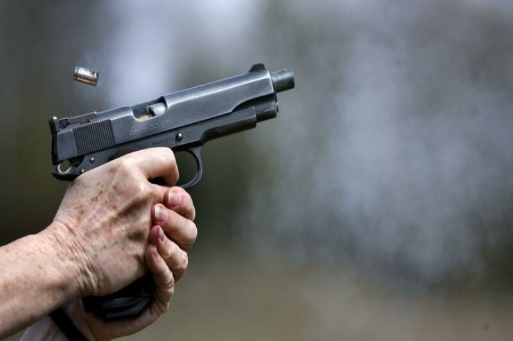 Həyəti sulamaq üstündə qonşusunu öldürdü 