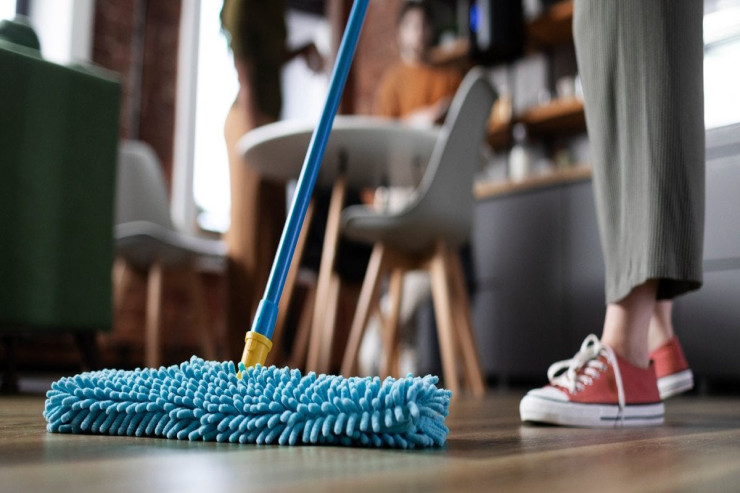 Təmiz döşəmə, 2 həftə çirklənməyəcək - Suya 3 damcı... 