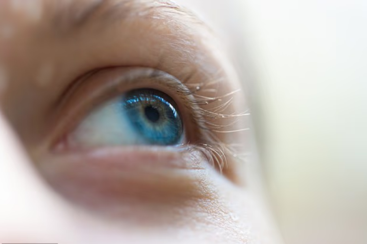 “Pfizer”in  gözlənilməz EFFEKTİ:   Koronavirus peyvəndi gözlərimizi necə dəyişdirir 