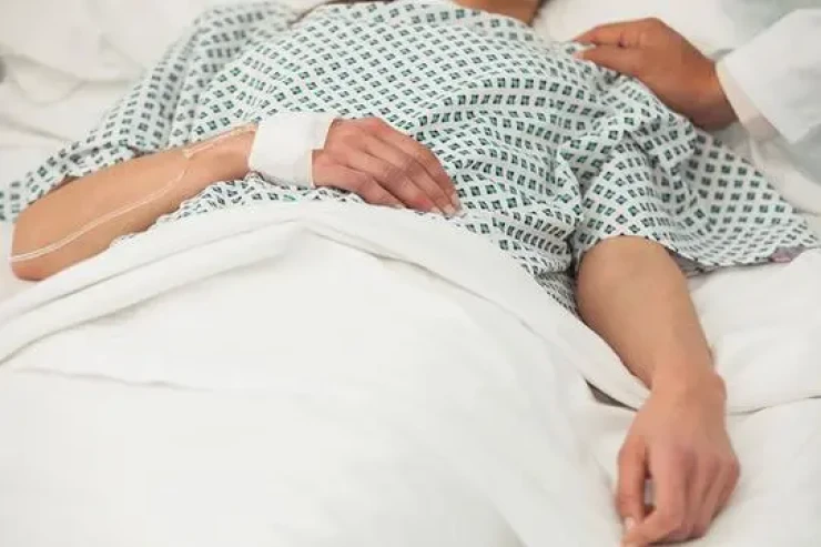 Sumqayıtda əsəb xəstəsi  tibb müəssisəsində öldü 