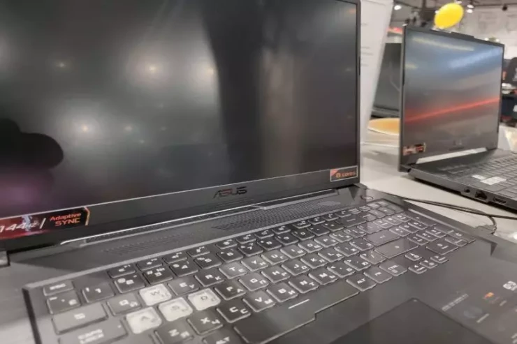 Niyə noutbukun yanında yemək və içmək olmaz? 