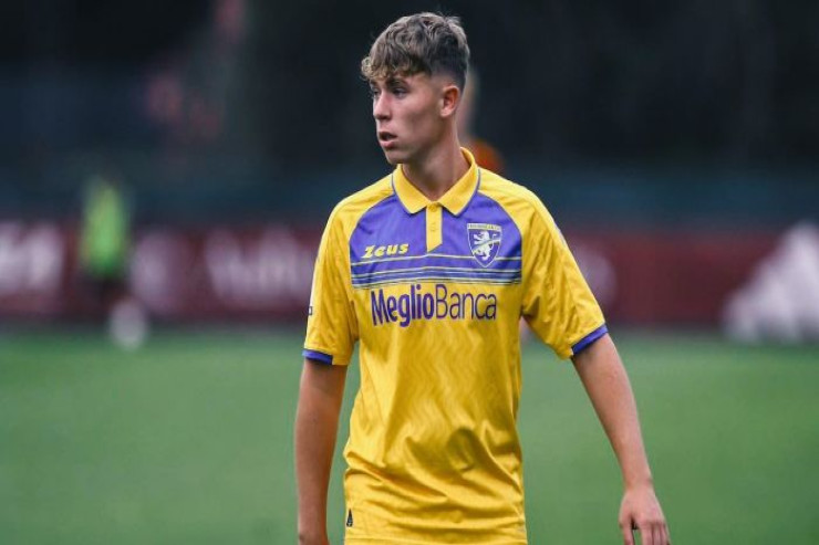 Əfsanəvi futbolçunun oğlu karyerasını 19 yaşında bitirdi 